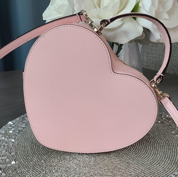 Like New - Kate Spade Heart Crossbody Bag 💕 - Picture 4 of 15
